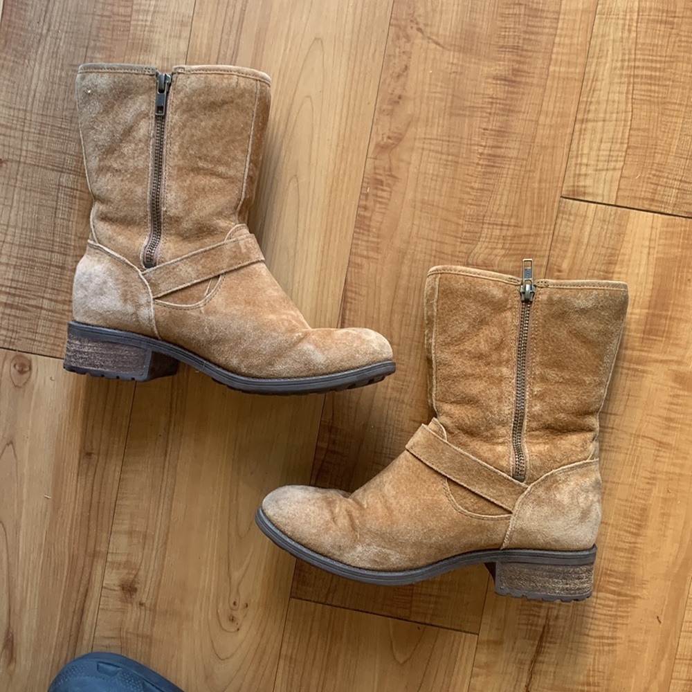 Woman’s Chestnut brown sheepskin lining UGG Boots Size 7 - Picture 5 of 9